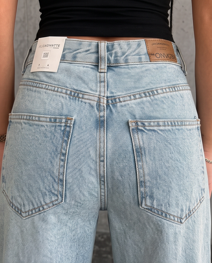 Jean large déchiré taille haute